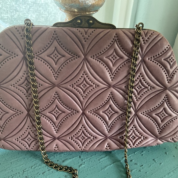 FOSSIL MUTED LAVENDER STAMPED LEATHER CLUTCH “EUC” - Picture 2 of 16